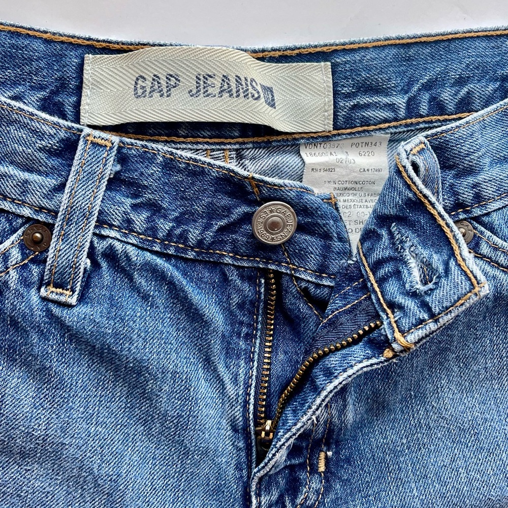 GAP Women's Classic Blue Jean 5 Pocket Shorts- Size 6 - Picture 2 of 9
